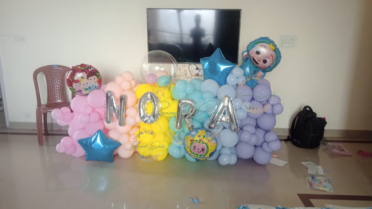 Balloon Bouquet with Bobo Balloon & Name Foil