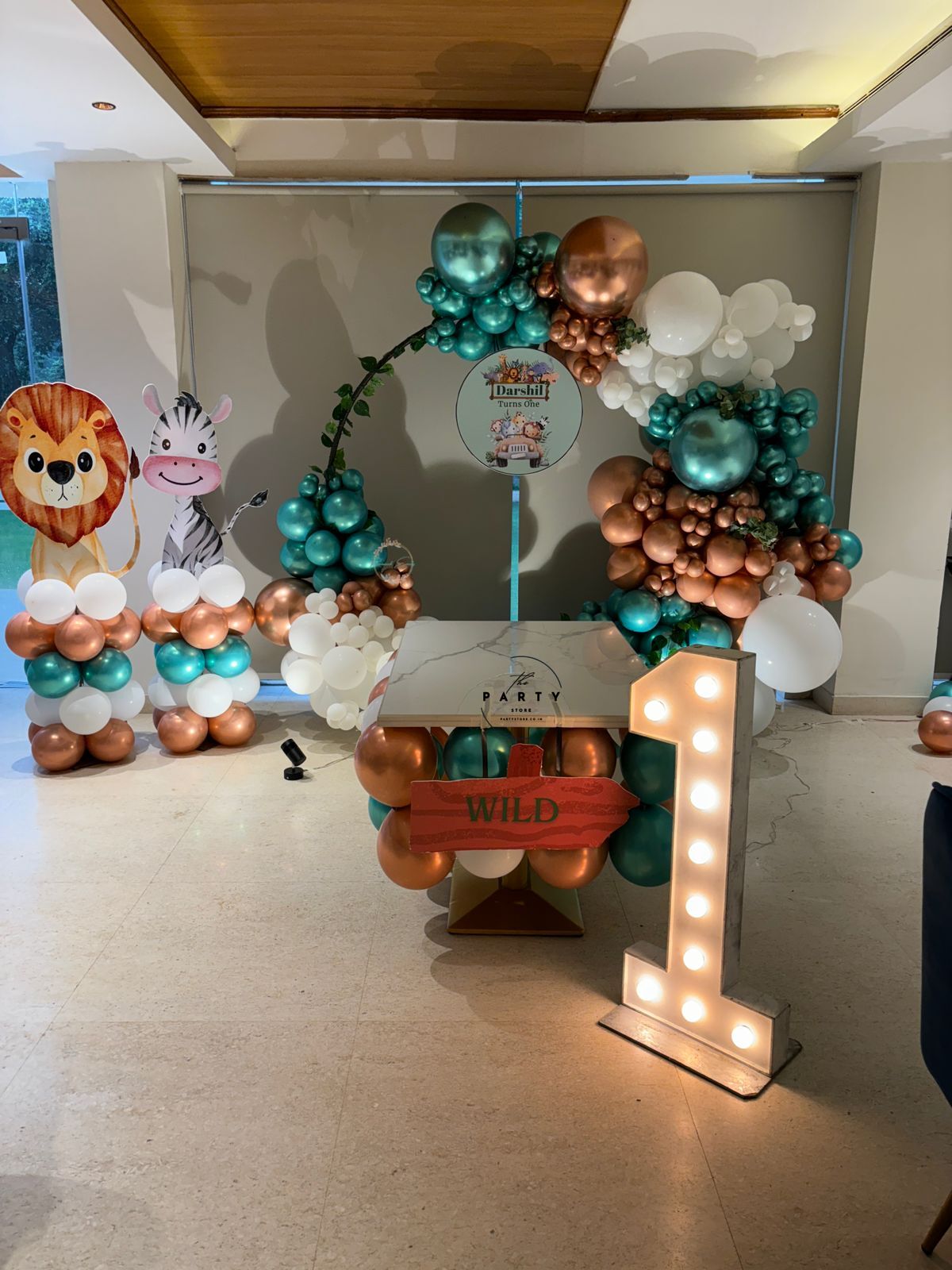 Jungle Theme Balloon Decoration for 1st Birthday