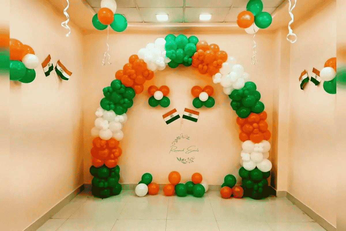 Independence Day Decoration Arch with Tri-Color Balloons