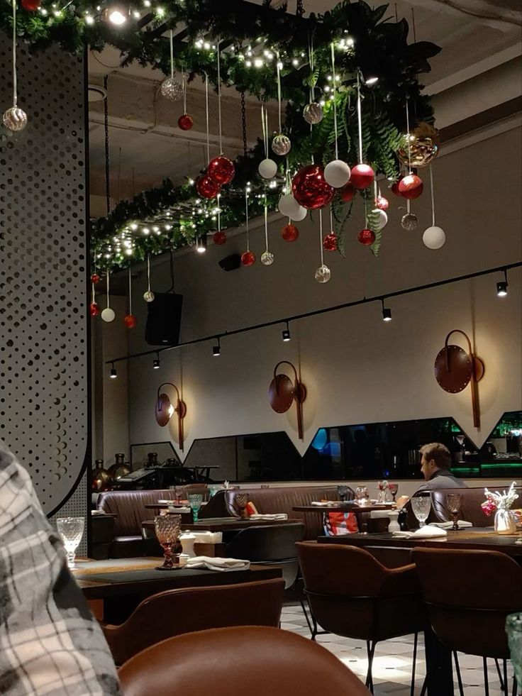 Luxury Christmas Decoration for Restaurants, Corporate offices & Cafes